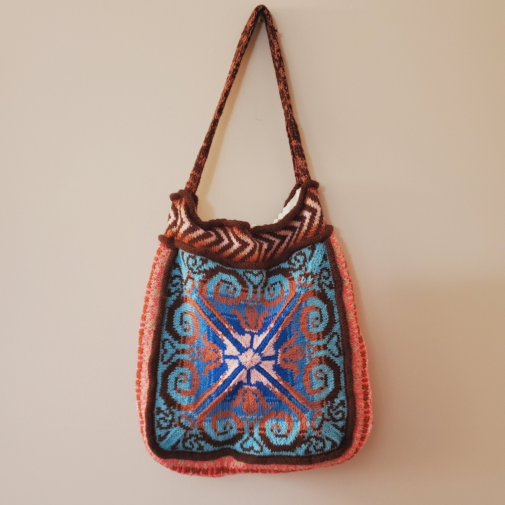 Handmade intarsia knit shoulder purse